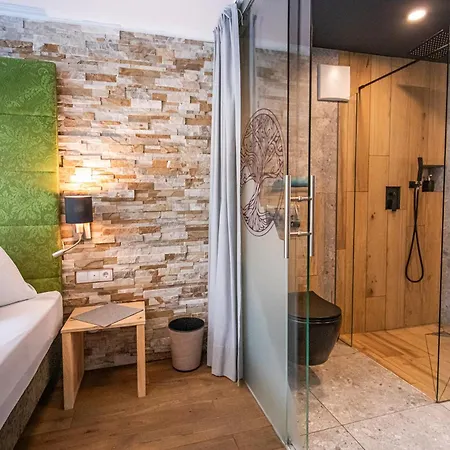 Hotell Anna 4*