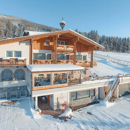 Anna Hotel 4*